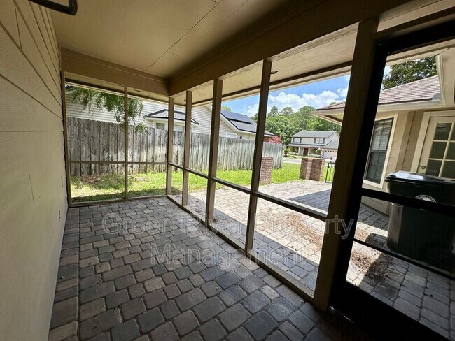 Building Photo - 3288 Deerfield Pointe Dr