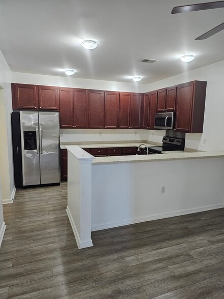 Kitchen Refrigerator - 2466 Leytonstone Dr