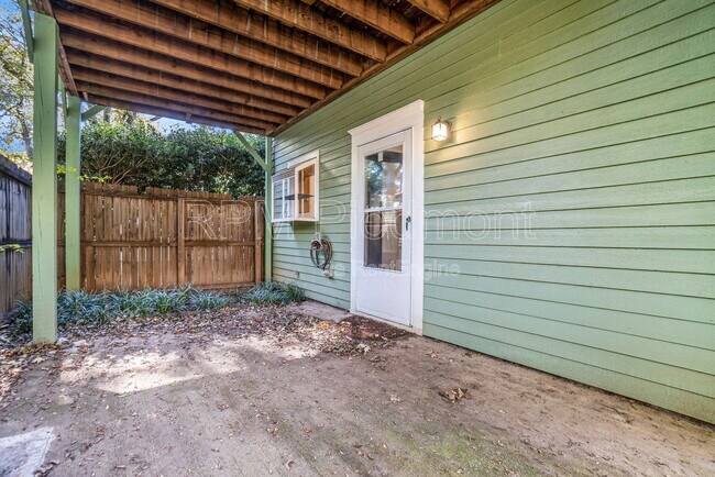 Building Photo - 388 Oakland Ave SE