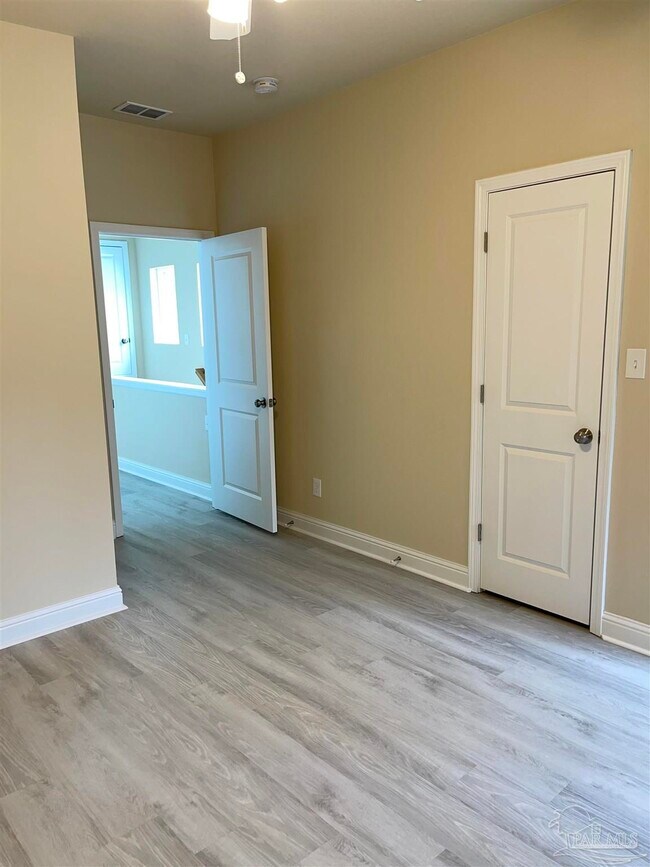 Building Photo - 1905 Doctor M.L.K. Jr Dr