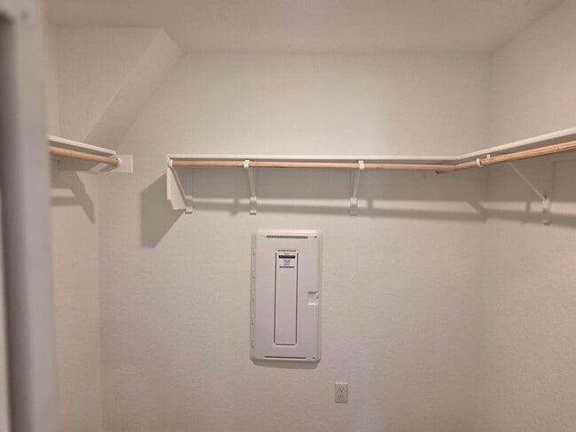 Building Photo - 3214 Glacier Blf