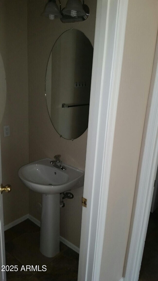 Building Photo - 6919 S 50th Dr