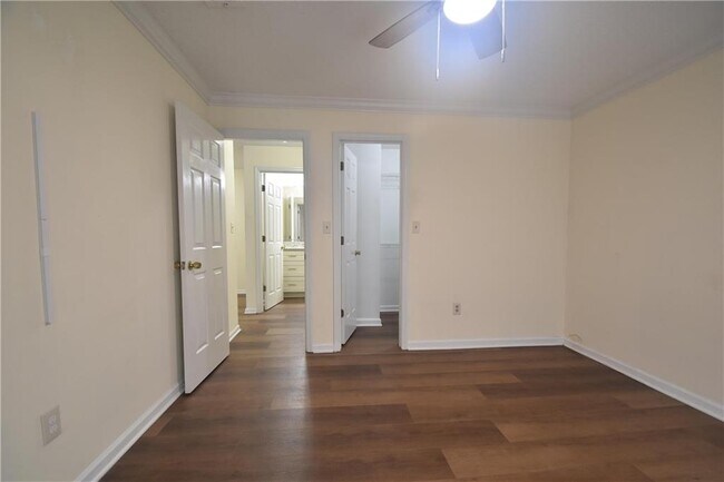 Building Photo - 310 Granville Ct