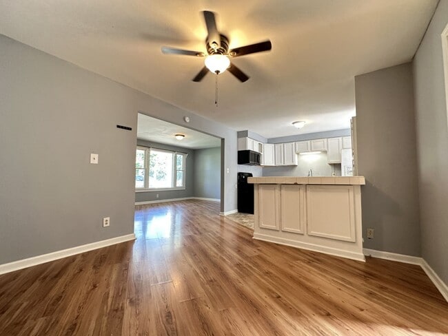 Building Photo - 496 Louisiana Ave. Clarksville, TN 37042