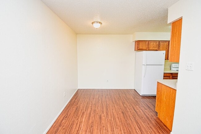 Building Photo - 200 Daniels Dr