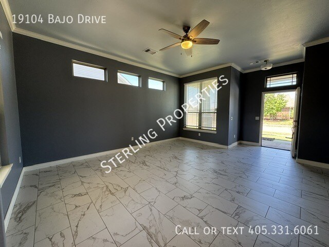 Building Photo - 19104 Bajo Dr