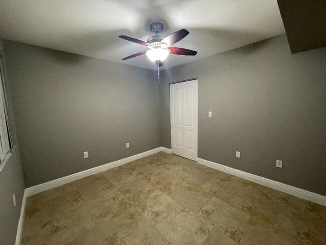 Building Photo - 2871 N Oakland Forest Dr