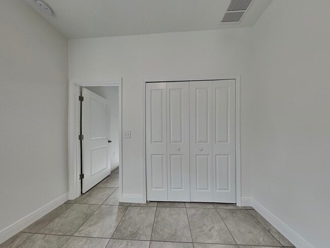 Building Photo - 560 Marion Oaks Blvd