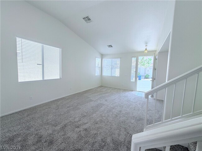 Building Photo - 10404 Sloping Hill Ave