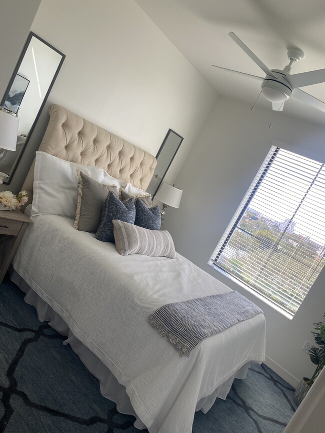 Building Photo - Lofts on Lemon
