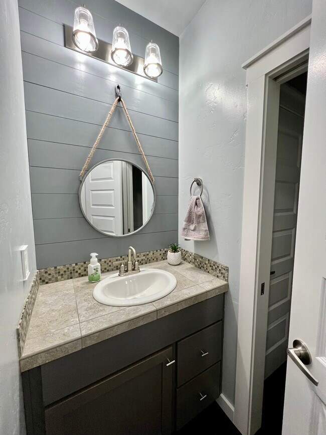 Building Photo - 5068 W Targee St