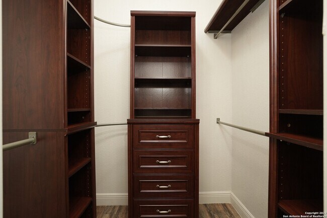 Building Photo - 1354 Crown Brook