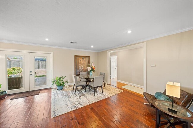 Building Photo - 2523 Droxford Dr