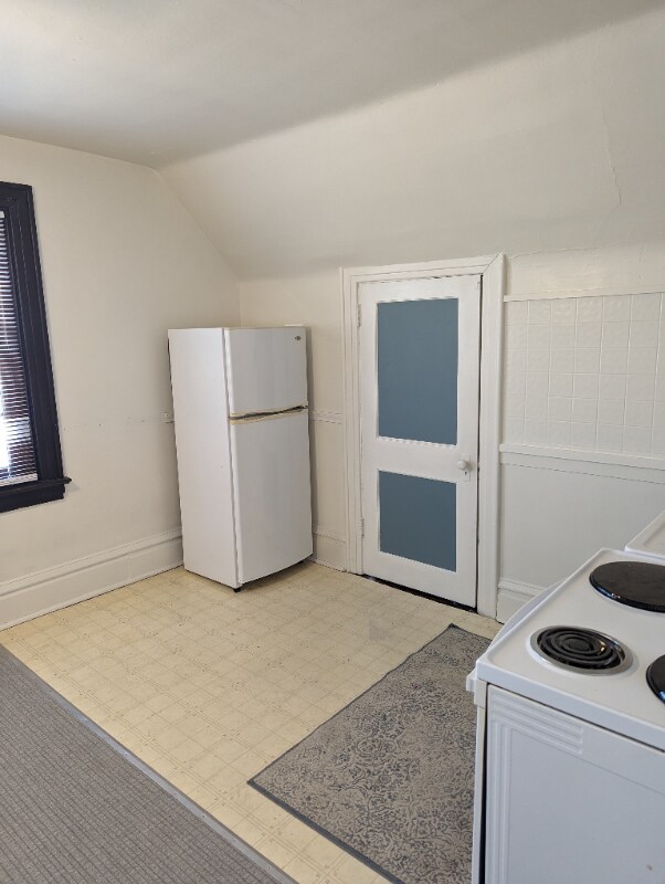 Building Photo - 316 2nd St