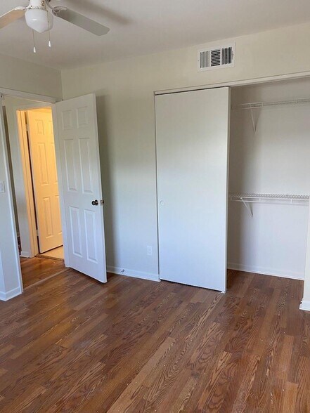 Building Photo - 4810 Grapevine Way