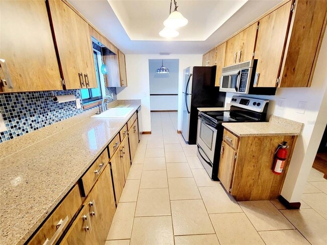 Building Photo - 9760 SW 101st Ln