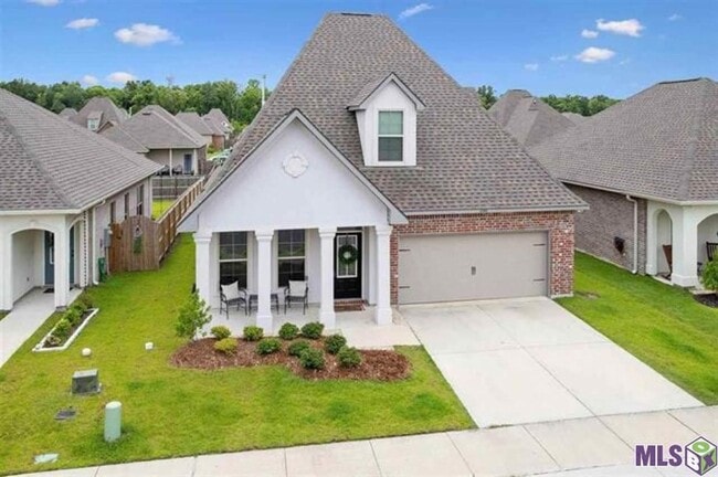 Building Photo - 4 Bedroom Home in Hunters Trace