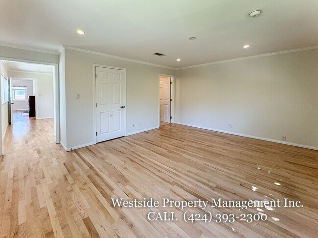 Building Photo - 846 Stanford St