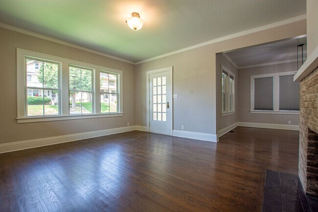 Building Photo - Adorable Brick 4 Bedroom Ranch with Finish...