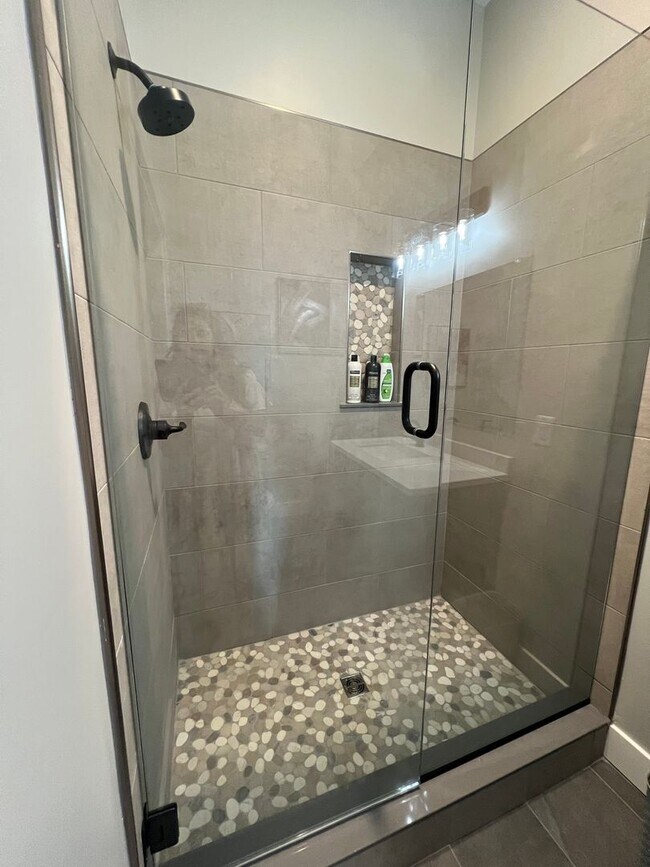 Building Photo - One Bedroom Downtown Lafayette - Fully Furnished