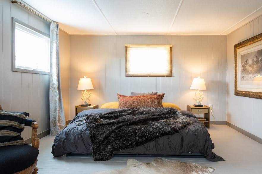 Master Bedroom - 388 Eichybush Rd