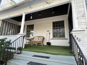 Building Photo - 940 Woodlawn St