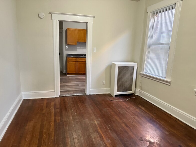 Building Photo - 377 Madison St