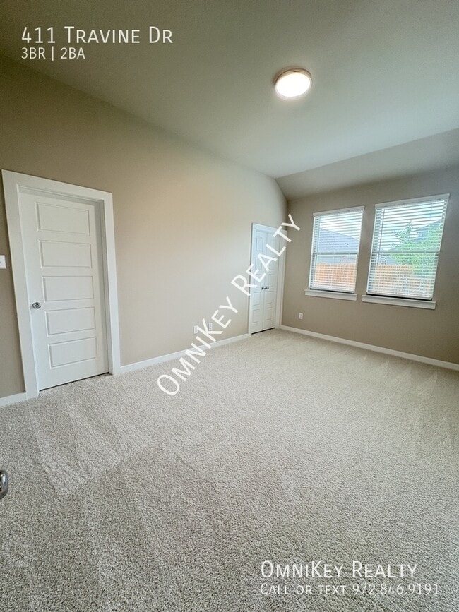 Building Photo - 411 Travine Dr