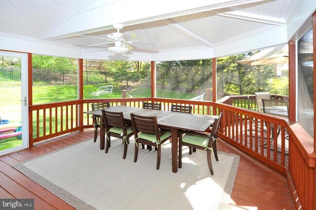 Building Photo - 9308 Winterset Dr