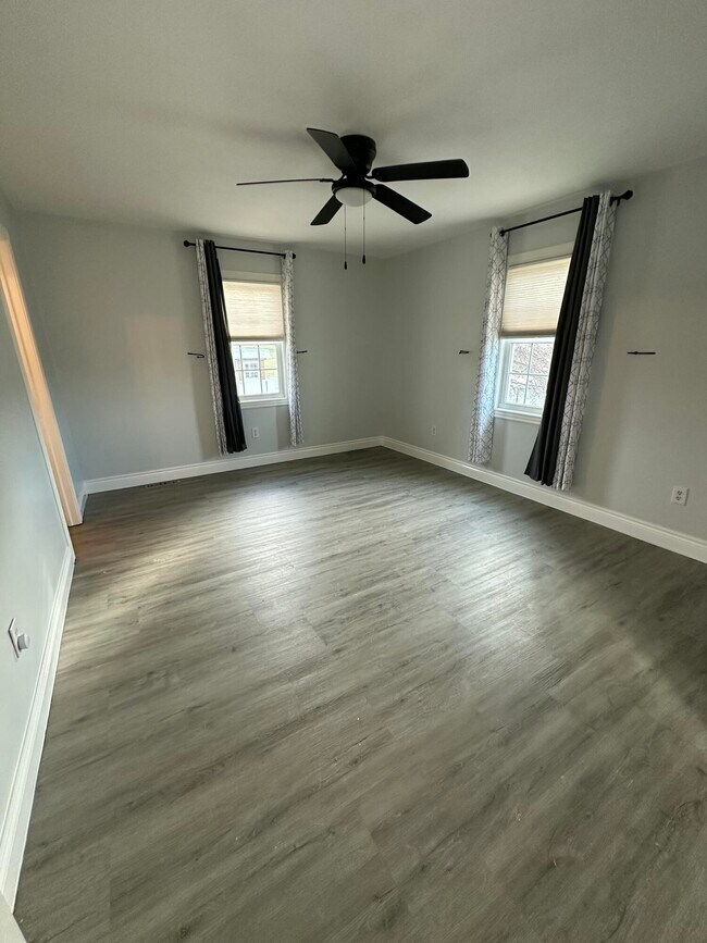 Building Photo - 8890 W Farm Rd 104