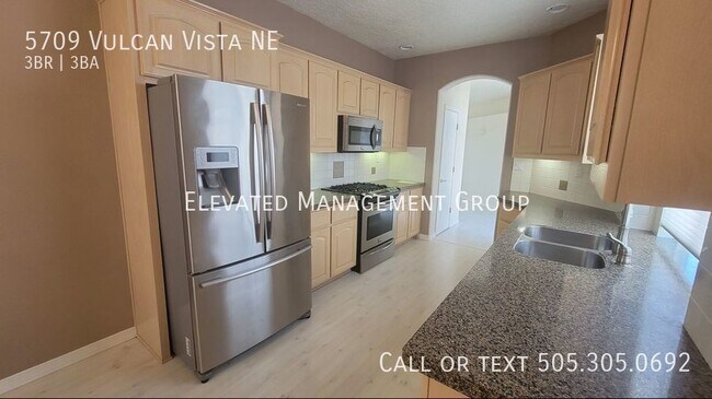 Building Photo - City and Mountain Views! The Aerie at High...