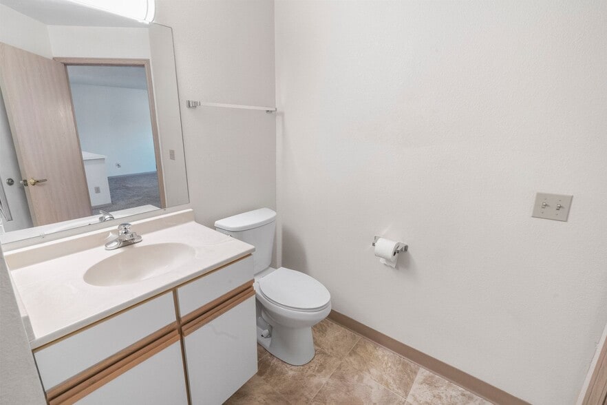 Building Photo - Stratford Place Apartments - Senior Living