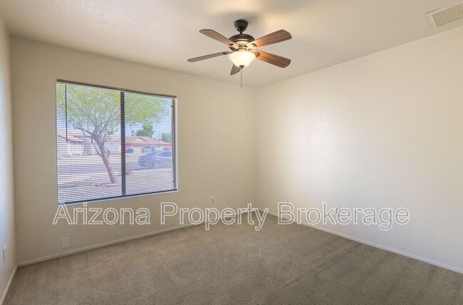 Building Photo - 8135 W Sierra Vista Dr