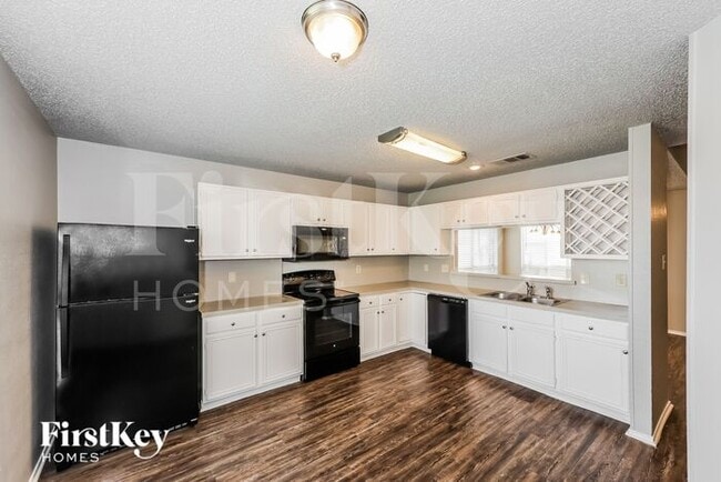 Building Photo - 6317 Brookcrest Dr
