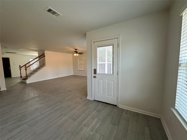Building Photo - 2303 Ledgeway Ct