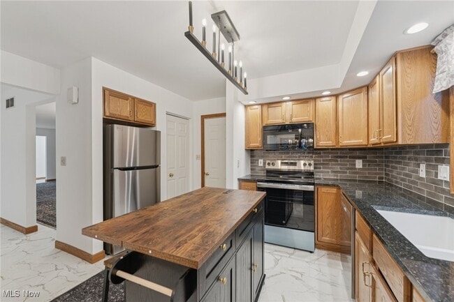 Building Photo - 276 S Bayshore Dr