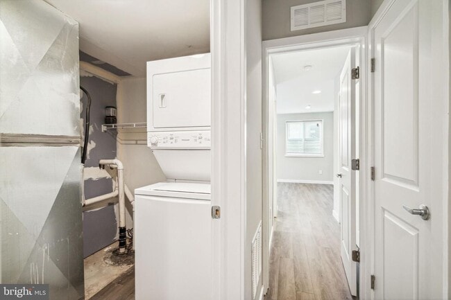 Building Photo - 1256 S 27th St