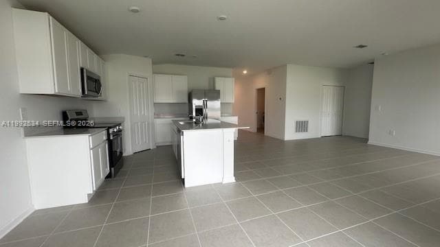 Building Photo - 303 Artemis St