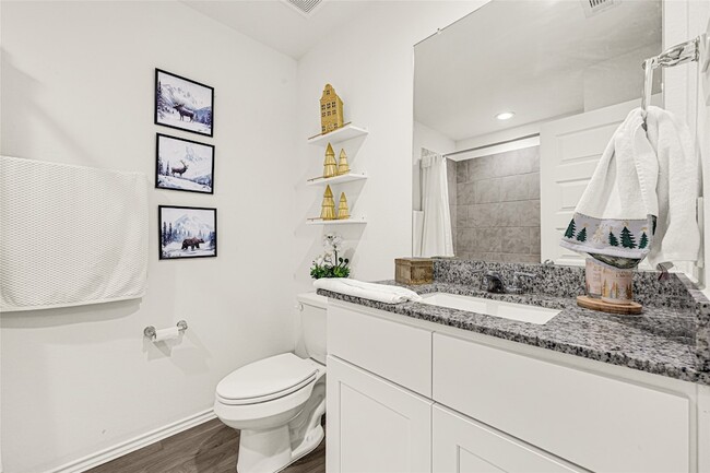 Building Photo - 2206 Laurel Bloom Ln