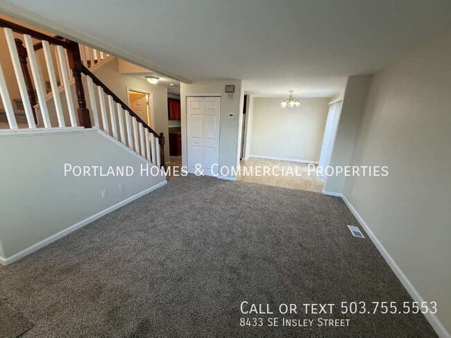 Building Photo - 8433 SE Insley St