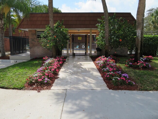 Building Photo - 1480 Masters Cir