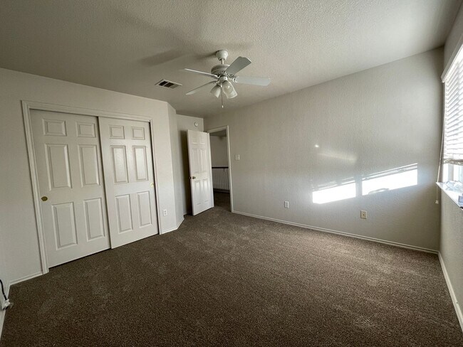 Building Photo - 4902 Golden Gate Dr