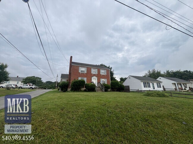 Building Photo - Garden City Property