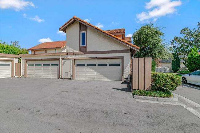 Building Photo - Cupertino Schools - Beautifully Updated Co...