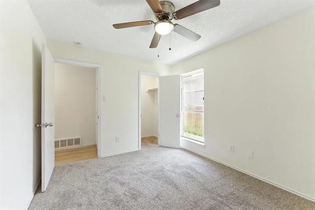 Building Photo - 6907 W Cleburne Rd