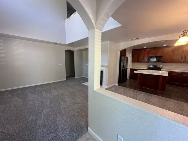 Building Photo - 1606 Lone Oak Trail