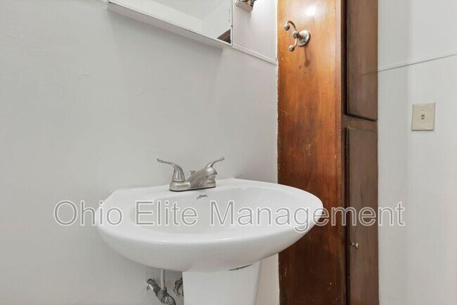 Building Photo - 53 S Burgess Ave