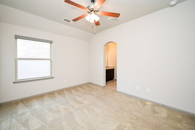 Building Photo - 25235 Birchwood Springs Ave