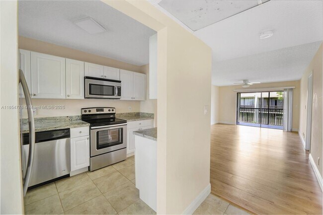 Building Photo - 1256 S Military Trail