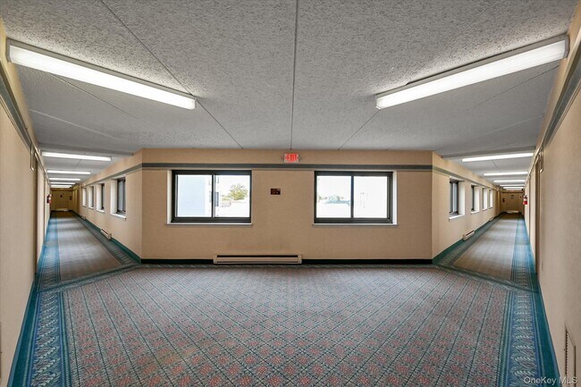 Building Photo - 725 Miller Ave